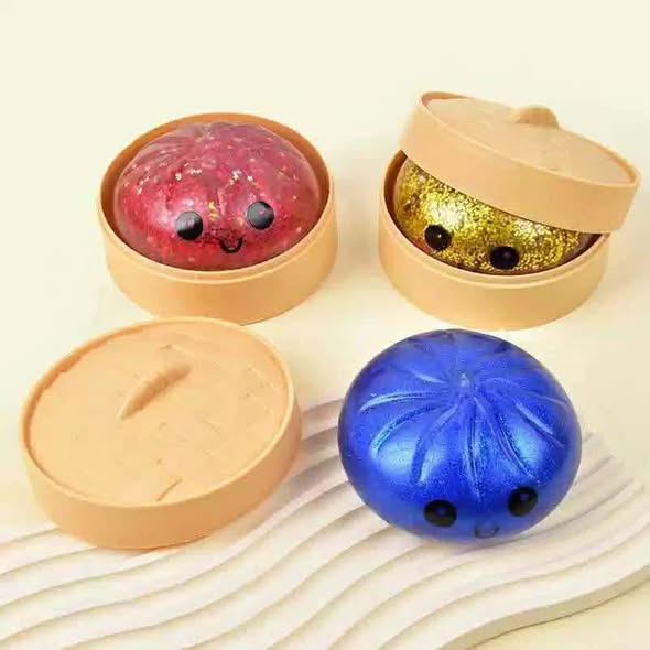 MYSTERY DUMPLING SQUISHIES (RTS)