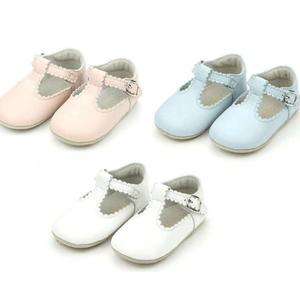 Elodie Scalloped Crib Shoe by L’Amour